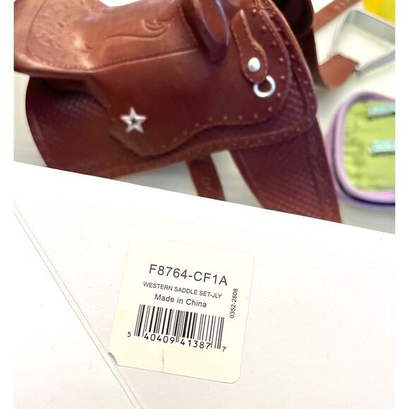 American Girl WESTERN SADDLE SET Horse Saddle Bags Brush Feed Bag Bucket Wraps + - Picture 6 of 7